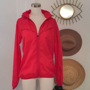 Lightweight windbreaker